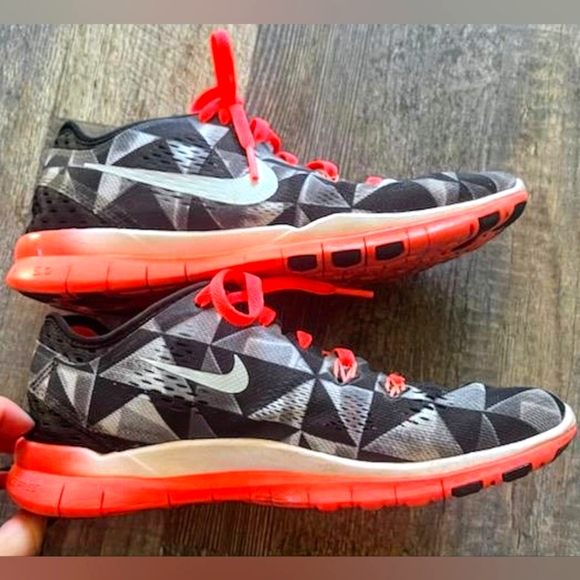 Nike Shoes - Nike 'Free' Running Shoes Women's Size 6